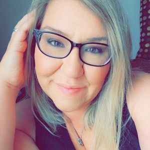 Meet your Posher, Cassandra